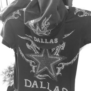 Dallas cowboys tee shirt & matching caps